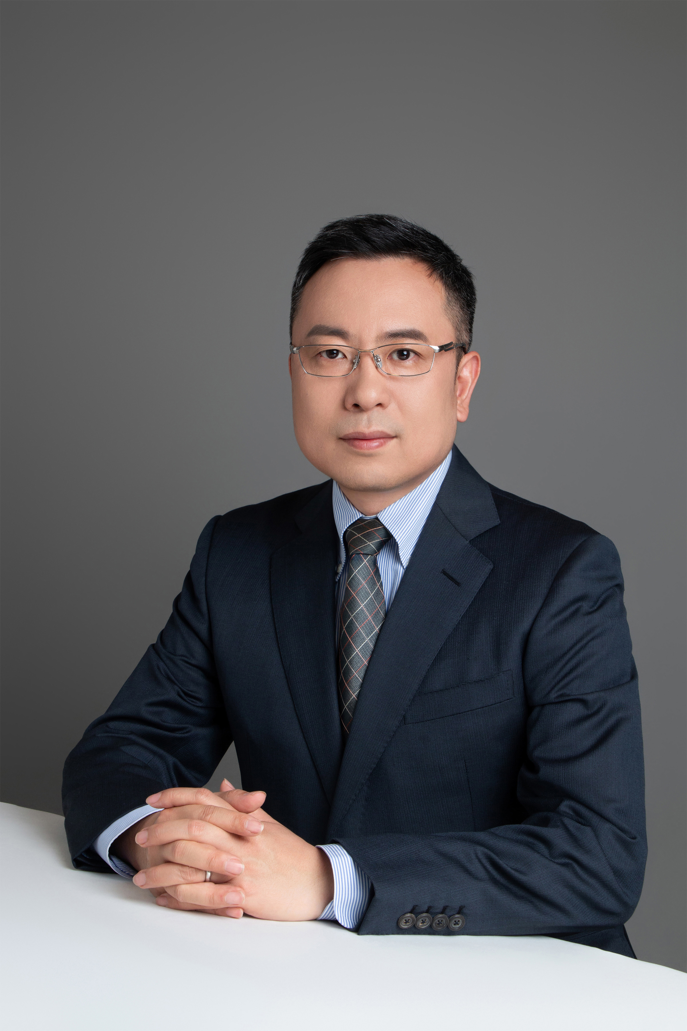 云南信托總裁舒廣（參選人正裝照）.jpg